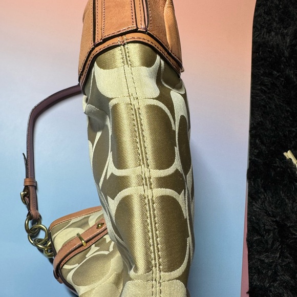 Coach Signature Style Hobo with Pink Leather-Excellent Condition - Picture 7 of 12